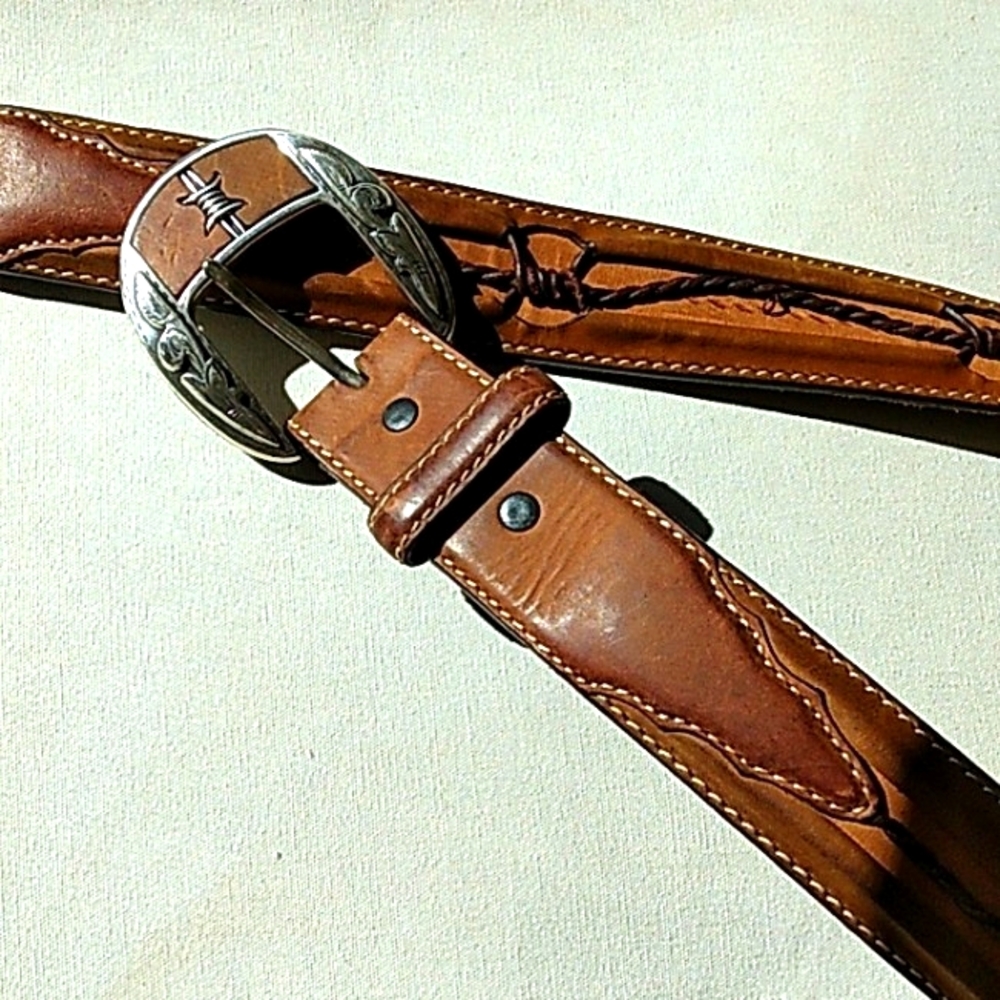 JUSTIN BOOTS "FENCED IN BARBED WIRE" BELT & BUCKLE